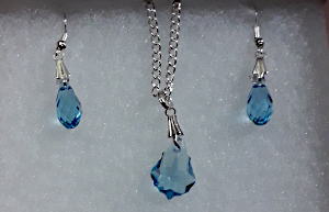 Collier et boucles d'oreille